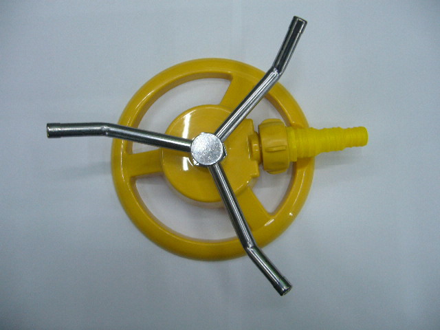 Sprokler rotativo de 3 brazos para la base de la rueda de metal de riego de césped (ESG10096)